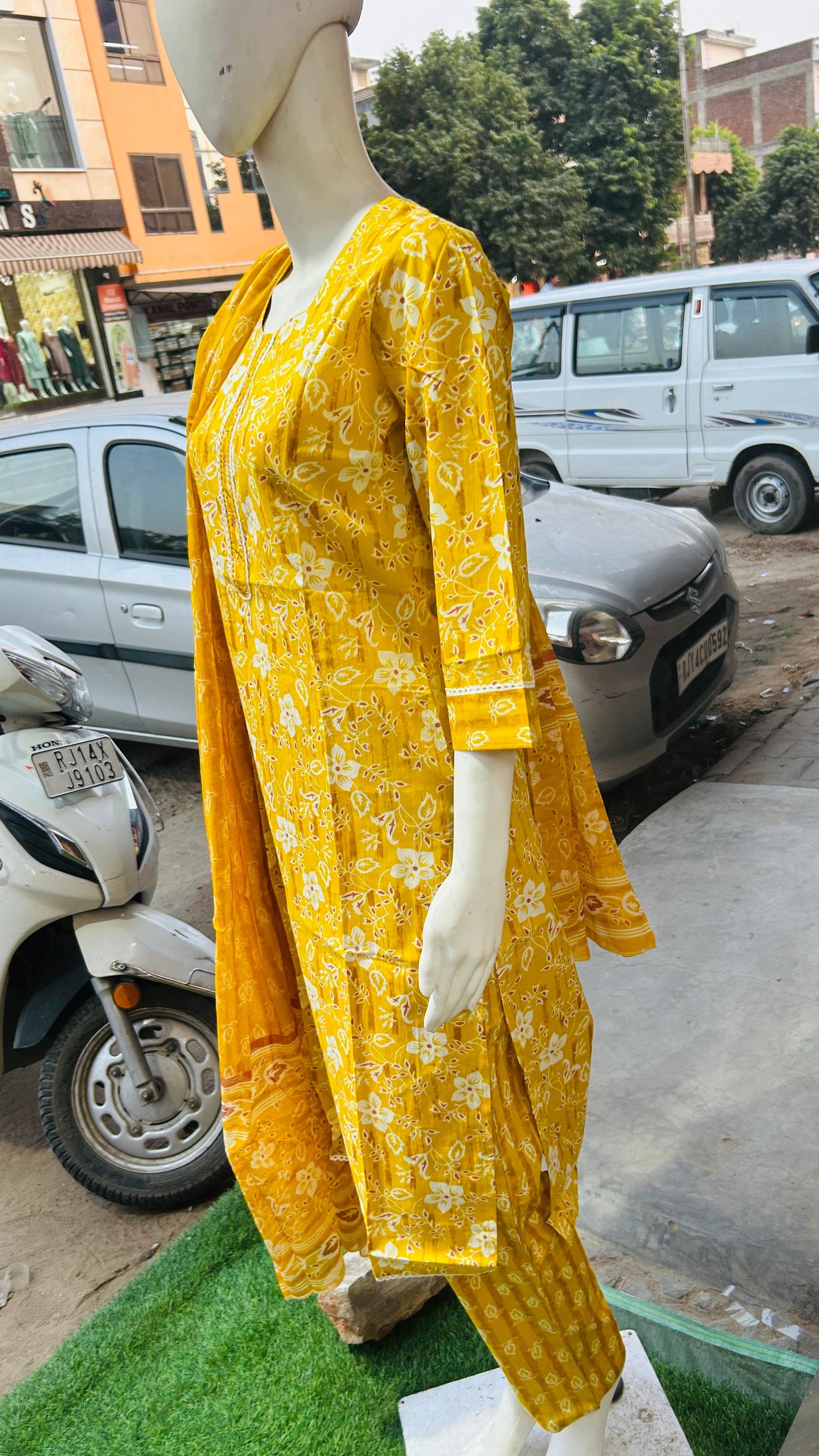 Flower print yellow Kurti pair with trouser and Dupatta