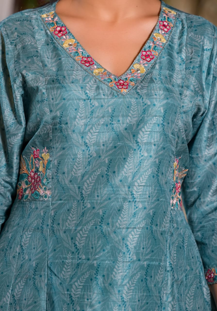 Tusser Silk Kurta with Banarasi Tissue Dupatta Set